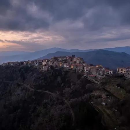 Accogliente Casa In Pietra In Borgo Medievale Serra Pistoiese